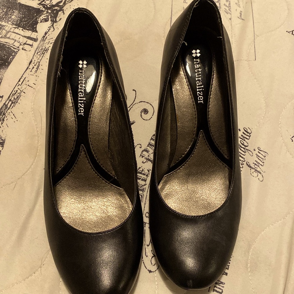 NATURALIZER DRIVEN COMFORT BLACK LEATHER  WOMENS PUMPS SIZE 6M
